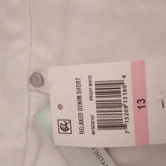 White Relaxed Denim short size 13 TINSELTOWN Hi-Rise The Mom Short 13/31 must ga - Picture 5 of 5